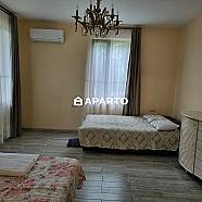 100 ლარი ღამე, ბინა დღიურად