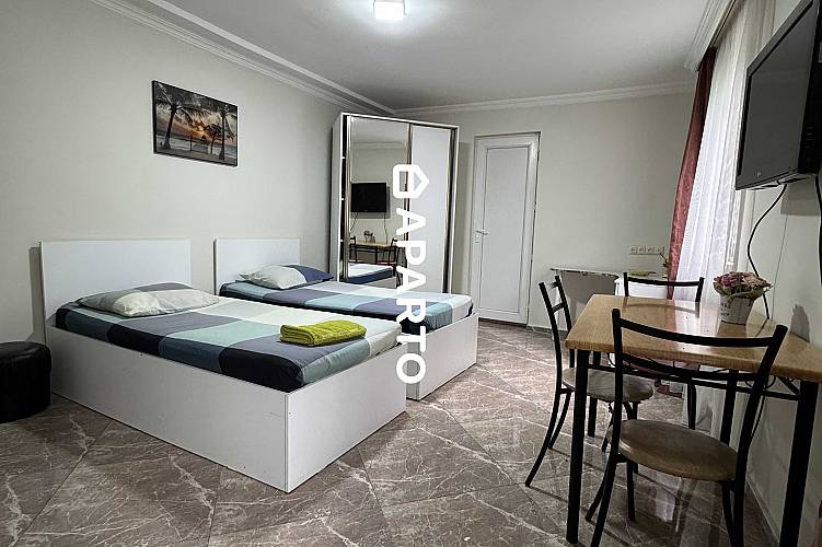 40 ლარი ღამე, ბინა დღიურად