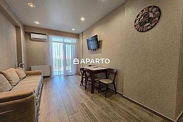 80 ლარი ღამე, ბინა დღიურად