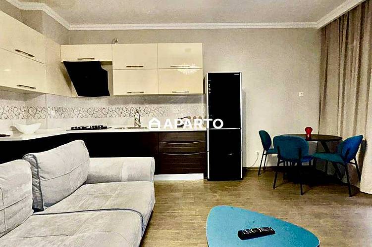 140 ლარი ღამე, ბინა დღიურად