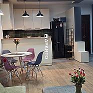 80 ლარი ღამე, ბინა დღიურად