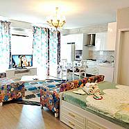 100 ლარი ღამე, ბინა დღიურად