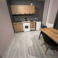 60 ლარი ღამე, ბინა დღიურად