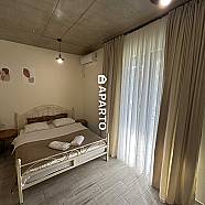 60 ლარი ღამე, ბინა დღიურად