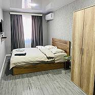 80 ლარი ღამე, ბინა დღიურად