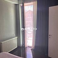 200 ლარი ღამე, ბინა დღიურად