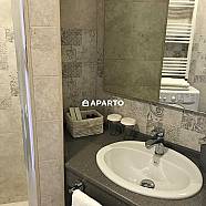 100 ლარი ღამე, ბინა დღიურად