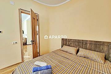 80 ლარი ღამე, ბინა დღიურად