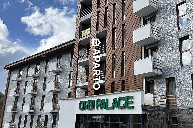 180 ლარი ღამე, ბინა დღიურად