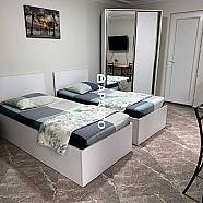 35 ლარი ღამე, ბინა დღიურად