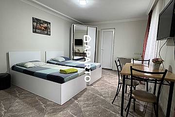 35 ლარი ღამე, ბინა დღიურად