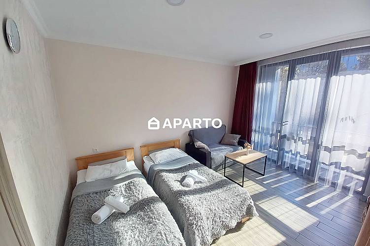 70 ლარი ღამე, ბინა დღიურად