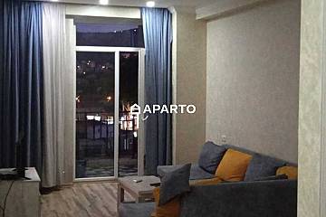 80 ლარი ღამე, ბინა დღიურად