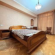 100 ლარი ღამე, ბინა დღიურად