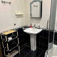 100 ლარი ღამე, ბინა დღიურად