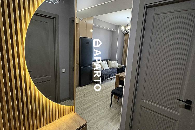 100 ლარი ღამე, ბინა დღიურად