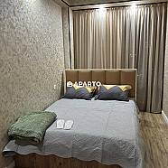 100 ლარი ღამე, ბინა დღიურად