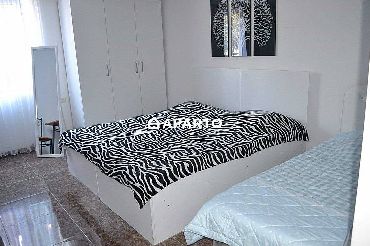 30 ლარი ღამე, ბინა დღიურად