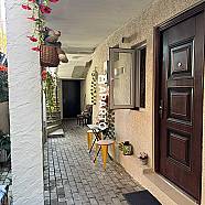 30 ლარი ღამე, ბინა დღიურად