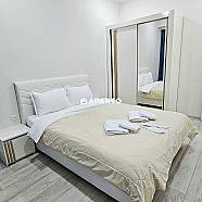 80 ლარი ღამე, ბინა დღიურად