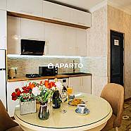 90 ლარი ღამე, ბინა დღიურად