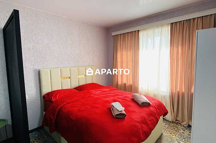 70 ლარი ღამე, ბინა დღიურად