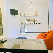 40 ლარი ღამე, ბინა დღიურად