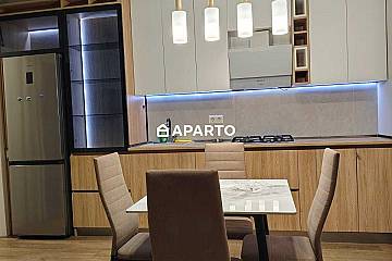 80 ლარი ღამე, ბინა დღიურად