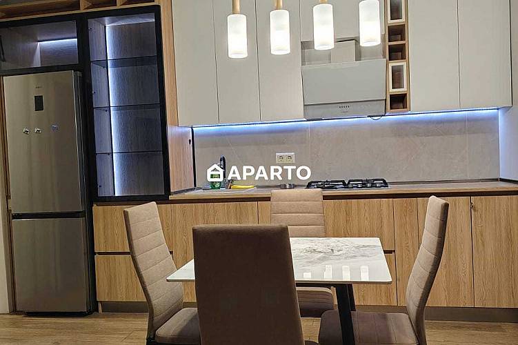 50 ლარი ღამე, ბინა დღიურად