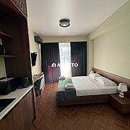 100 ლარი ღამე, ბინა დღიურად