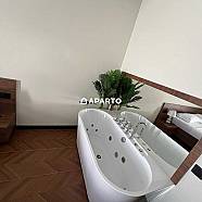 100 ლარი ღამე, ბინა დღიურად