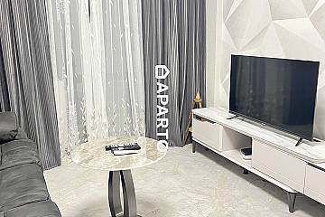 100 ლარი ღამე, ბინა დღიურად