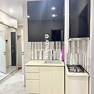 100 ლარი ღამე, ბინა დღიურად