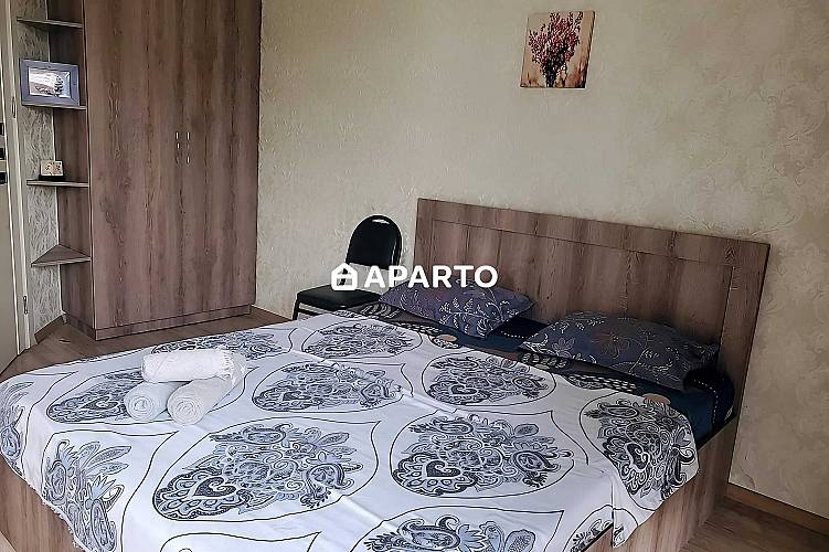 80 ლარი ღამე, ბინა დღიურად