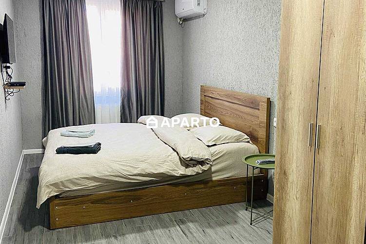 80 ლარი ღამე, ბინა დღიურად