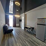 90 ლარი ღამე, ბინა დღიურად