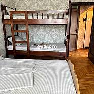 100 ლარი ღამე, ბინა დღიურად