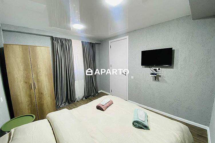 80 ლარი ღამე, ბინა დღიურად