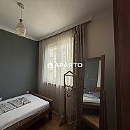 100 ლარი ღამე, ბინა დღიურად